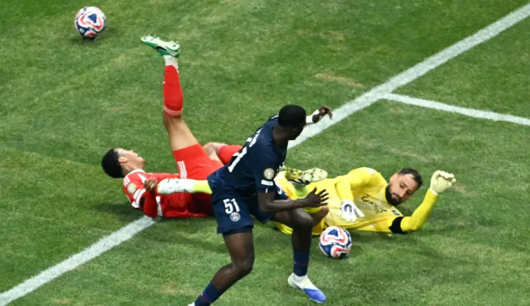 Musiala Cedera Parah Usai Tabrakan dengan Donnarumma, Bayern Terpukul