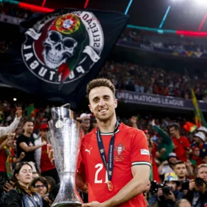 Dunia Sepak Bola Berduka